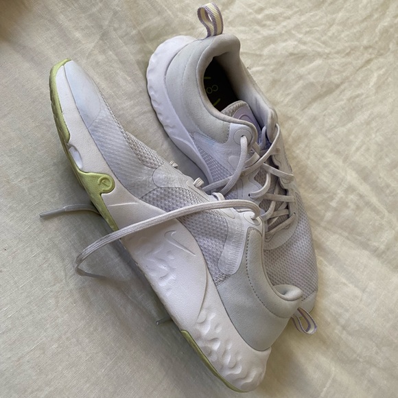 Nike womens running sneakers - Picture 2 of 3